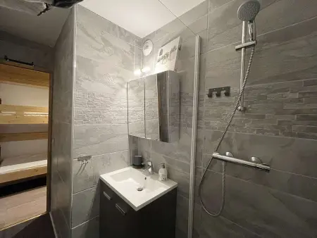 Appartement confortable au pied des pistes, wifi inclus - Photo 6