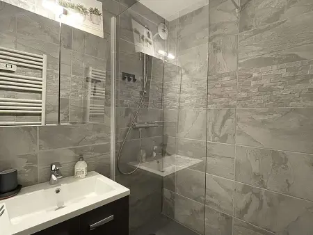 Appartement confortable au pied des pistes, wifi inclus - Photo 7