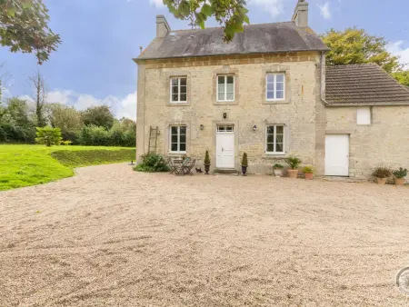 Maison de charme rénovée dans le Cotentin, Gite 6 personnes à Sébeville - Photo 4