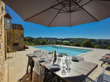 Gite Constantin, Gîte superbe + piscine privée et vue imprenable - Photo 2
