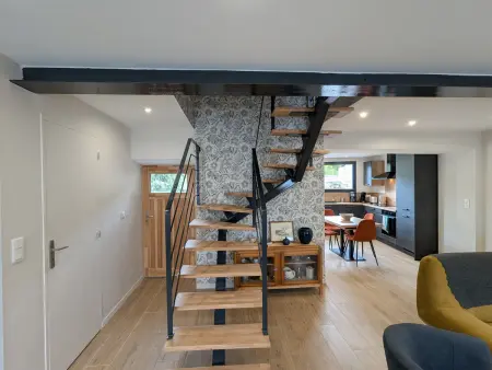 Maison rénovée avec terrasse et balcon à Polignac - Photo 6