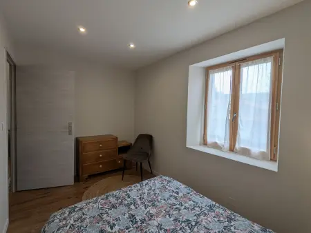 Maison rénovée avec terrasse et balcon à Polignac - Photo 12