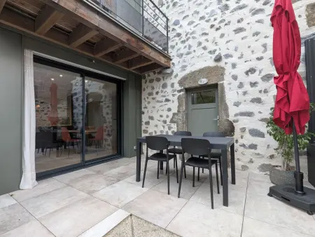 Maison rénovée avec terrasse et balcon à Polignac - Photo 15