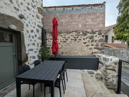 Maison rénovée avec terrasse et balcon à Polignac - Photo 16