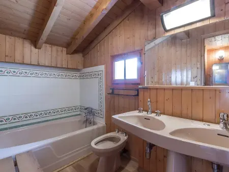 Chalet pour 10 personnes, proche des pistes, avec cheminée et garage, animaux admis - Photo 9