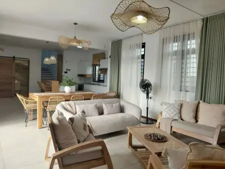 Villa spacieuse à Grand Baie avec piscine partagée - Photo 2