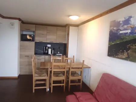 Appartement accueillant pour 6 avec balcon et parking proche des pistes - Photo 2
