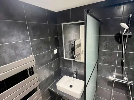 Appartement accueillant pour 6 avec balcon et parking proche des pistes - Photo 12