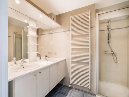 Brit Eerste, Appartement spacieux avec vue latérale sur mer - Photo 11