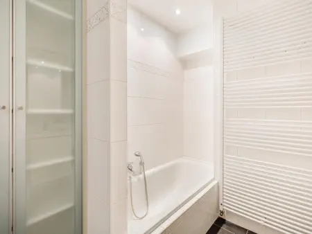 Brit Eerste, Appartement spacieux avec vue latérale sur mer - Photo 12