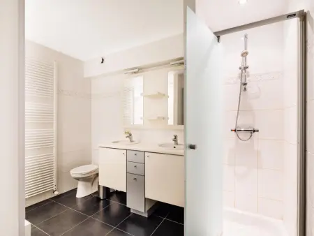 Brit Eerste, Appartement spacieux avec vue latérale sur mer - Photo 14