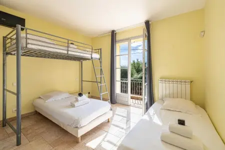YJ-153-VEYANS, Maison climatisée 4 chambres/10 personnes avec piscine – 40 min de Cannes - Photo 2