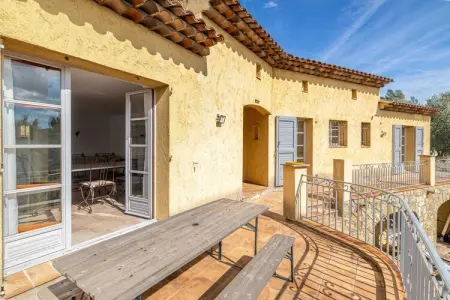 YJ-153-VEYANS, Maison climatisée 4 chambres/10 personnes avec piscine – 40 min de Cannes - Photo 11