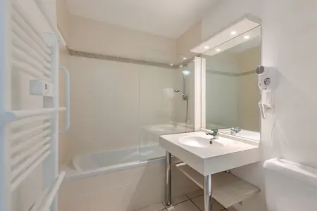 D. de Bertheaume N°214 - 2P5, Appartement moderne près du centre-ville - Photo 11