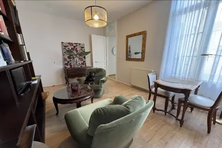 Appartement avec la petite cour, Séjour de charme au cœur de Vittel - Photo 6