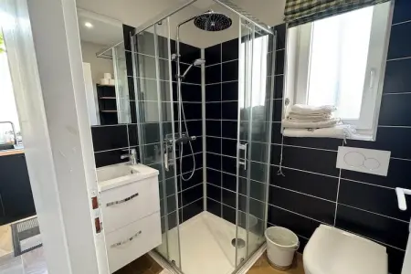 Appartement avec la petite cour, Séjour de charme au cœur de Vittel - Photo 13