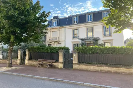 Appartement avec la petite cour, Séjour de charme au cœur de Vittel - Photo 22