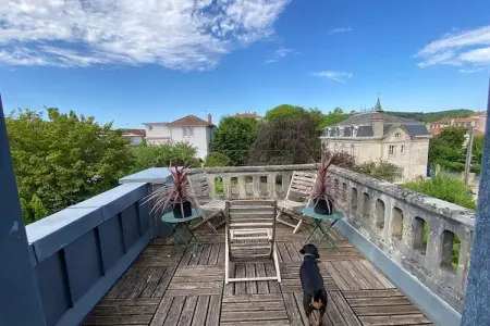 Appartement avec rooftop terrace, Charmant séjour avec toit-terrasse à Vittel. - Photo 1
