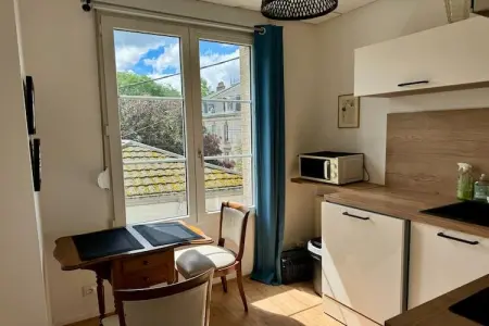 Appartement avec rooftop terrace, Charmant séjour avec toit-terrasse à Vittel. - Photo 4