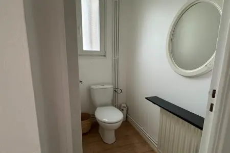 Appartement avec rooftop terrace, Charmant séjour avec toit-terrasse à Vittel. - Photo 13
