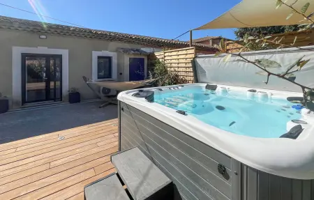 Gîte jacuzzi Alpilles, Maison 2 personnes à Aureille - Photo 1