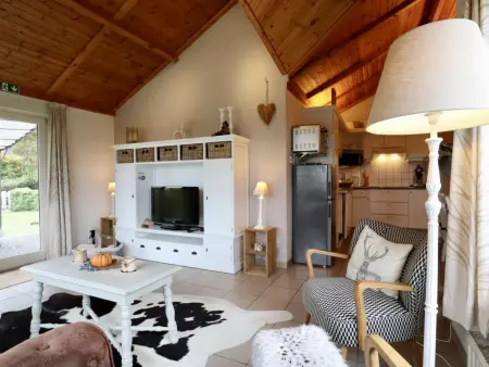 Coeur de Biche, Maison de vacances confortable avec beau jardin - Photo 3