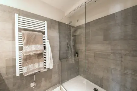 Chez Vous à Uzès, Appartement avec piscine chauffée à Uzès - Photo 23