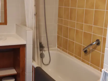 Appartement cosy avec piscine privée et parking à Super-Besse - Photo 17