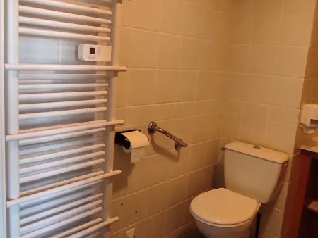 Appartement cosy avec piscine privée et parking à Super-Besse - Photo 18