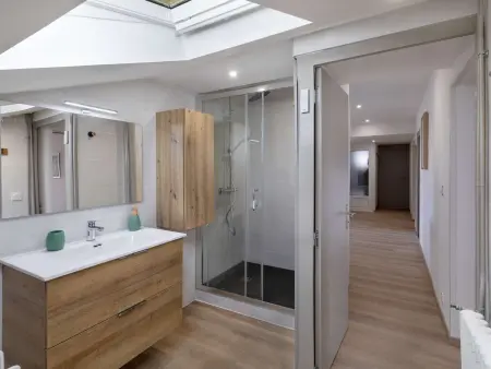 Grand appartement refait à neuf proche plage à Saint-Jean-de-Luz - Photo 9