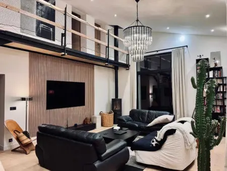 Maison familiale spacieuse à Aubais 185 m² avec jardin - Photo 1
