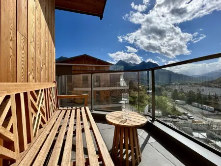 Appartement neuf 4 pièces pour 6 personnes avec terrasse à Briançon - Photo 2