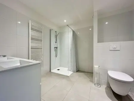 Appartement neuf 4 pièces pour 6 personnes avec terrasse à Briançon - Photo 4