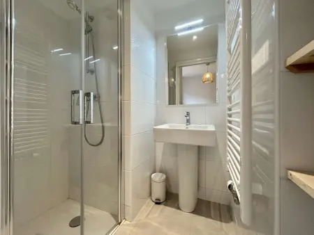 Appartement neuf 4 pièces pour 6 personnes avec terrasse à Briançon - Photo 17