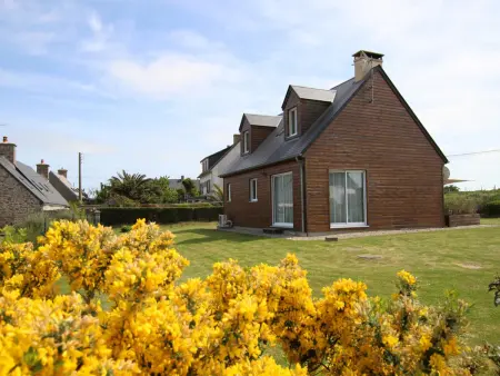 Maison moderne en bois avec vue mer, proche plage, internet et jardin privé clos - Photo 1