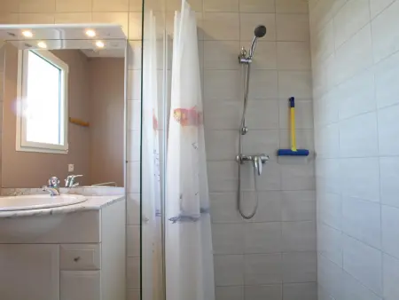 Maison moderne en bois avec vue mer, proche plage, internet et jardin privé clos - Photo 8