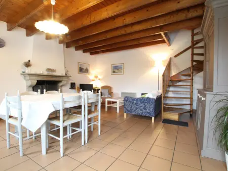 Maison de campagne avec jardin et cheminée près de la mer - Photo 4