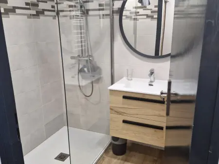 Studio rénové pour 4 au pied de la piste de luge - Photo 2