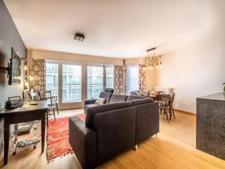Neva troisième, Appartement rénové avec vue sur la mer - Photo 6