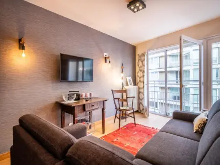 Neva troisième, Appartement rénové avec vue sur la mer - Photo 8