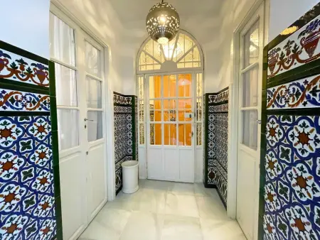 Maison Sévillane Authentique avec Terrasse et Cuisine Équipée - Photo 22
