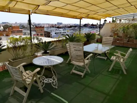 Penthouse au cœur de Séville avec grande terrasse, idéal pour moments en famille - Photo 1