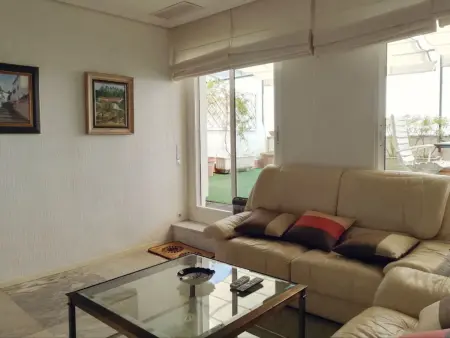 Penthouse au cœur de Séville avec grande terrasse, idéal pour moments en famille - Photo 4
