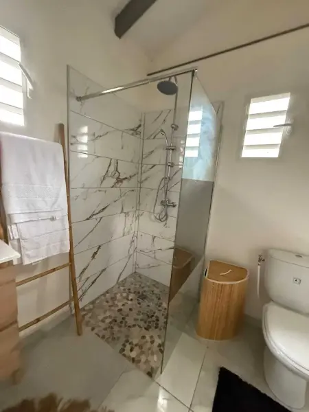 Maison confortable à Petit-Canal avec jardin 52 m² - Photo 10