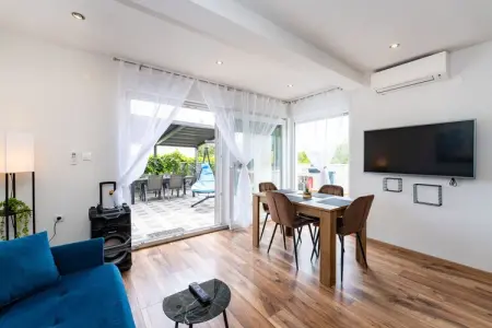 Apartment Nikita with private pool, Appartement avec piscine près la plage de Zaboric - Photo 3