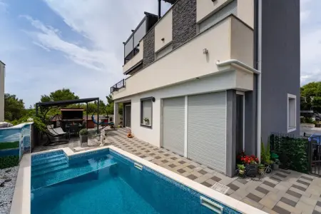 Apartment Nikita with private pool, Appartement avec piscine près la plage de Zaboric - Photo 9