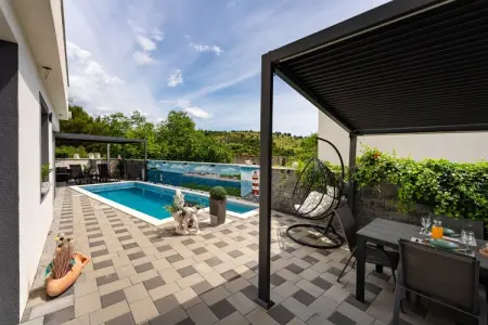 Apartment Nikita with private pool, Appartement avec piscine près la plage de Zaboric - Photo 11