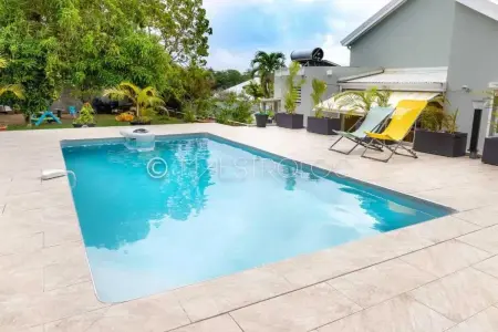 Maison agréable avec piscine à Sainte-Rose, 140 m² - Photo 3
