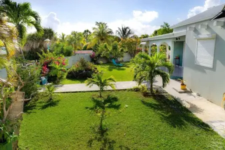 Maison agréable avec piscine à Sainte-Rose, 140 m² - Photo 28