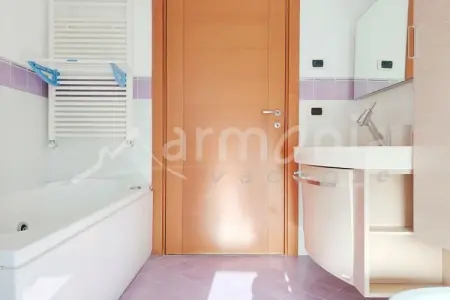 547093, Appartement à Giulianova avec baignoire - Photo 19